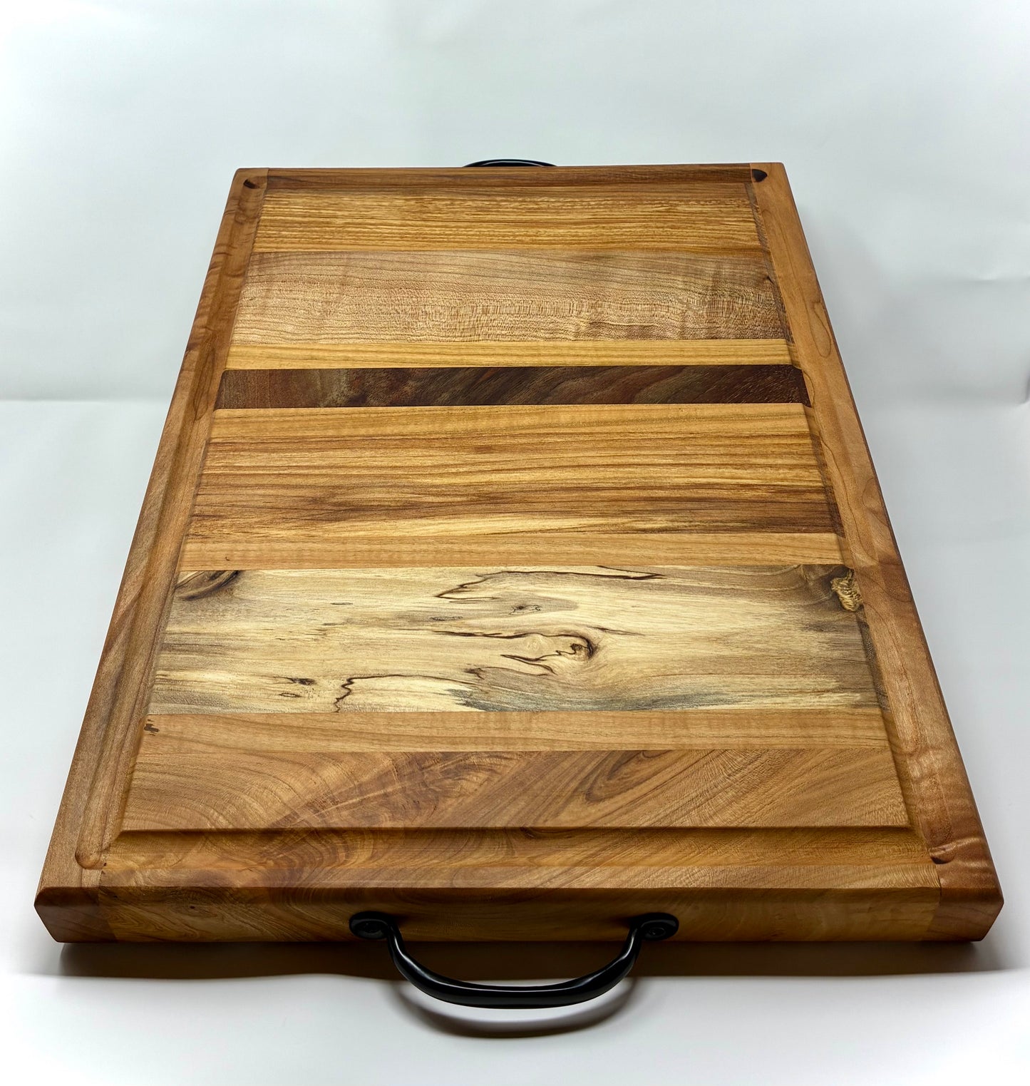 CHARCUTERIE/CUTTING BOARD